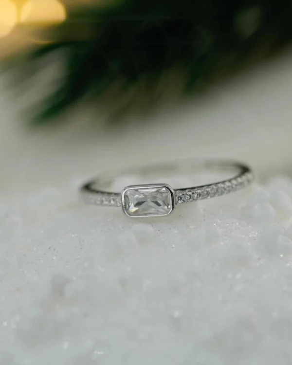 SREBRNI PRSTEN S CIRKONIMA (S251207-173727)