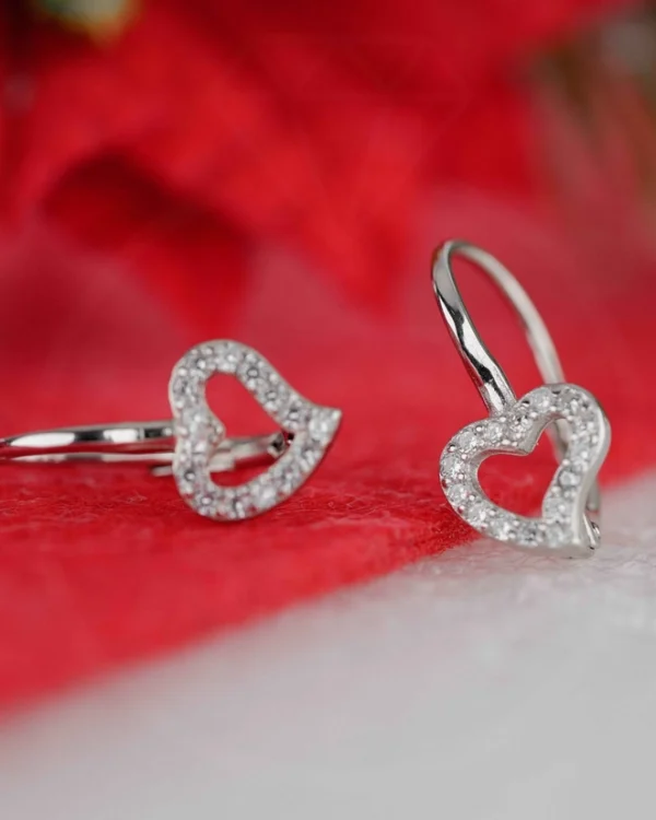 SREBRNE DJEČJE NAUŠNICE S CIRKONIMA - SRCE (S251208-112140)