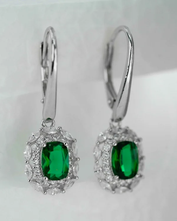 SREBRNE NAUŠNICE S CIRKONIMA (S251209-125334)