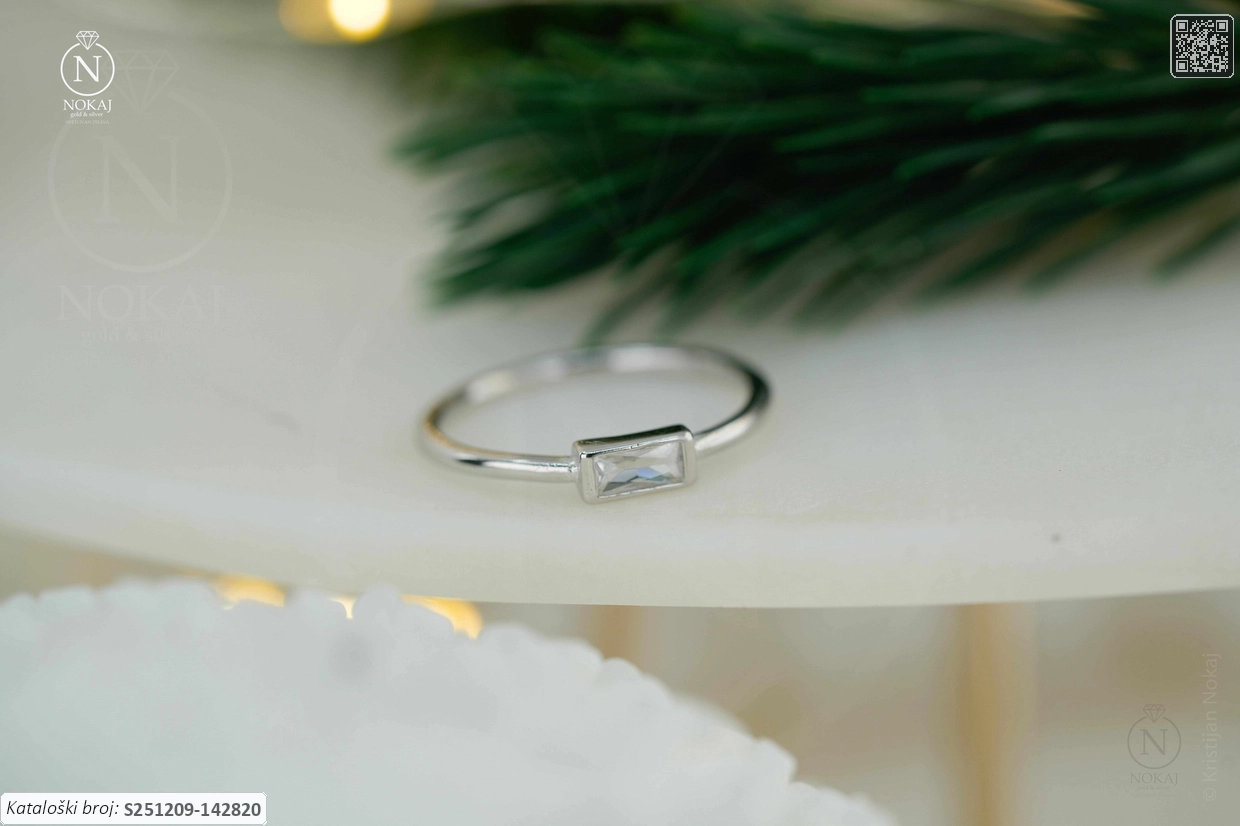 SREBRNI PRSTEN S CIRKONOM (S251209-142820)