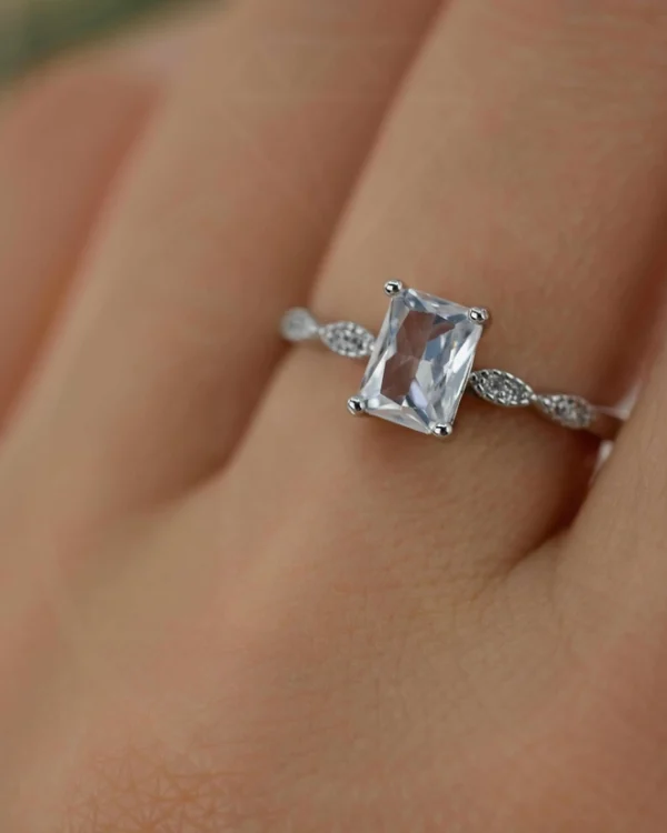 SREBRNI PRSTEN S CIRKONIMA (S251209-191528)