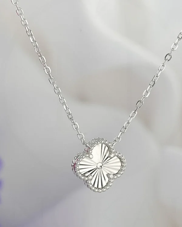 SREBRNA OGRLICA - BESKONAČNOST (S251212-092741)