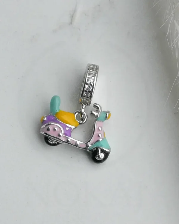 SREBRNI PRIVJESAK S CIRKONIMA - VESPICA (S251217-192736)