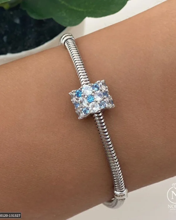 SREBRNI PRIVJESAK S CIRKONIMA (S260120-131327)