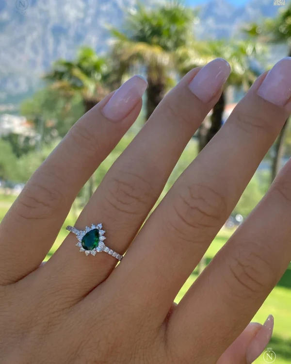 SREBRNI PRSTEN S CIRKONIMA (S260120-132627)