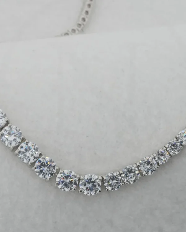 SREBRNA OGRLICA S CIRKONIMA (S260203-135255)