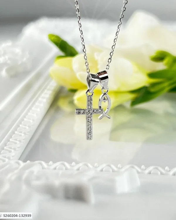 SREBRNA OGRLICA S CIRKONIMA - KRIŽ (S260204-132939)