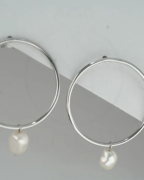 SREBRNE NAUŠNICE S BISEROM (S260302-140318)