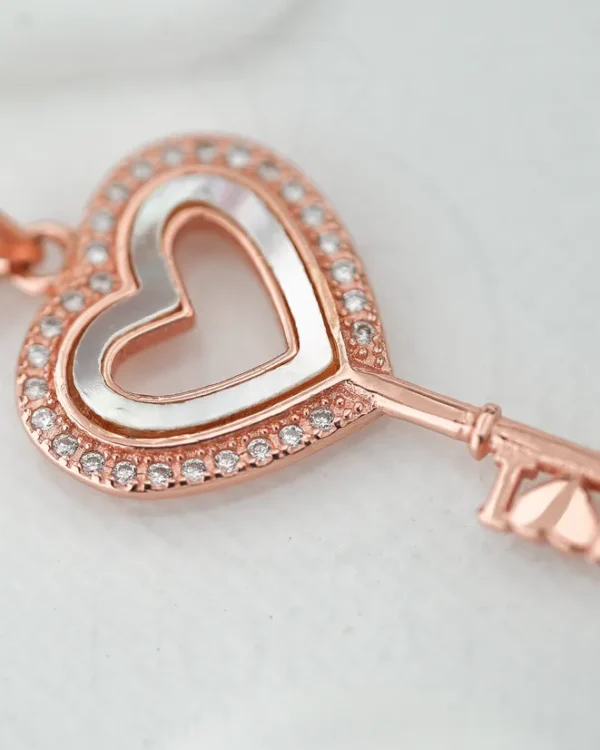 SREBRNI PRIVJESAK S CIRKONIMA - SRCE (S260309-132553)