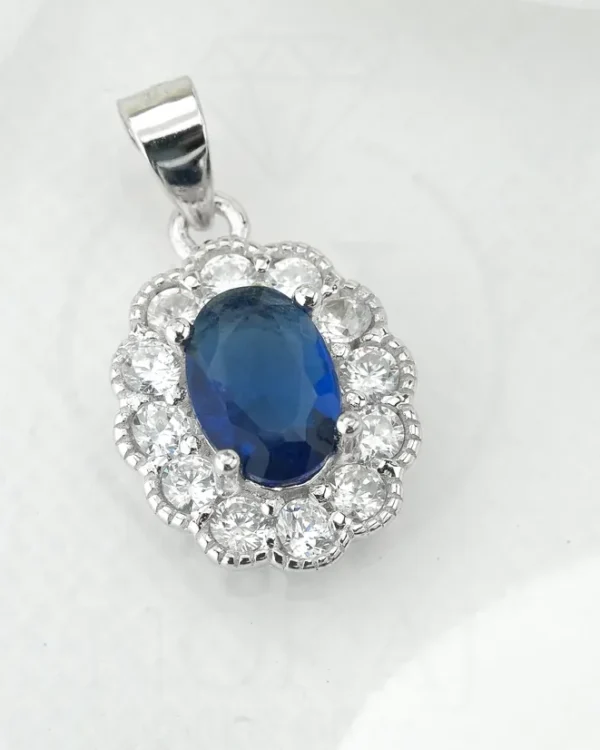 SREBRNI PRIVJESAK S CIRKONIMA (S260309-135811)