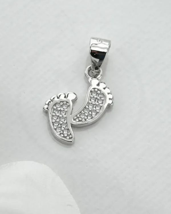 SREBRNI PRIVJESAK S CIRKONIMA - DJEČJA STOPALA (S260309-161602)