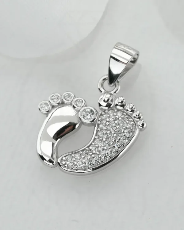 SREBRNI PRIVJESAK S CIRKONIMA - DJEČJA STOPALA (S260309-163330)