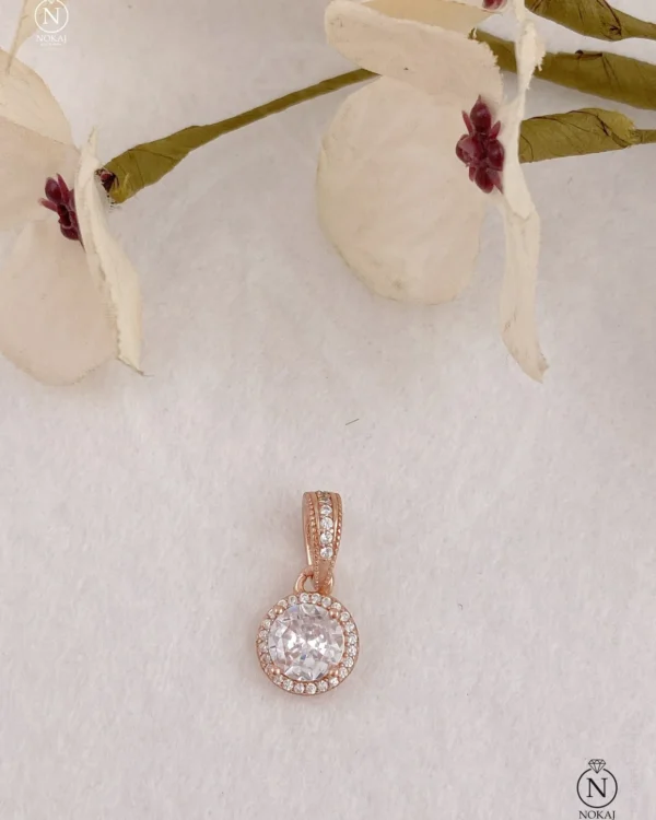 SREBRNI PRIVJESAK S CIRKONIMA (S260323-185028)